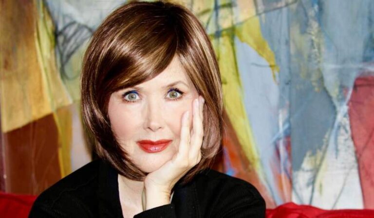 Janine Turner Net Worth (Updated 2025).