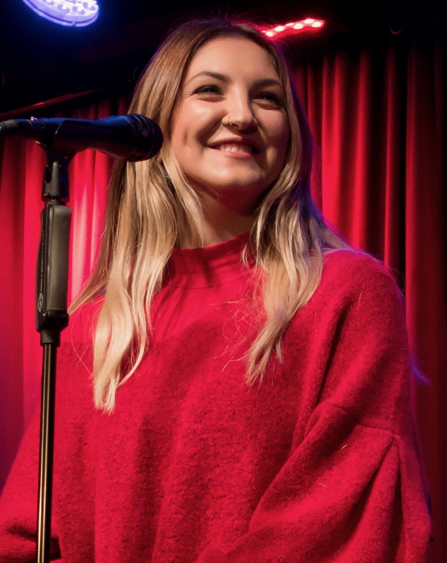 Julia Michaels Net Worth